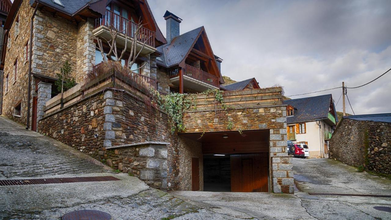 Plaus Bossòst Exterior foto